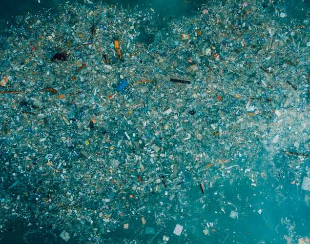 plastic pollution floating in the ocean